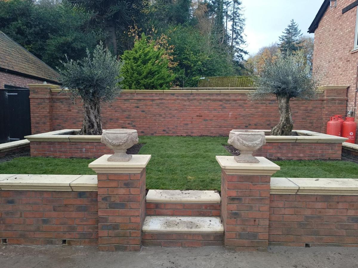 The West Wing At Eriviat Hall Hot Tub Henllan  Exterior photo