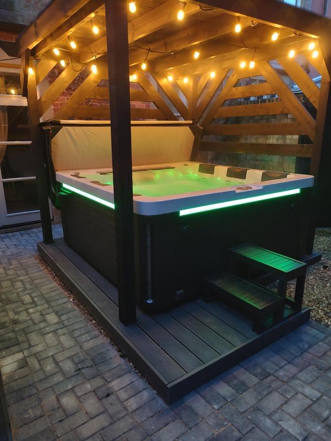 The West Wing At Eriviat Hall Hot Tub Henllan  Exterior photo